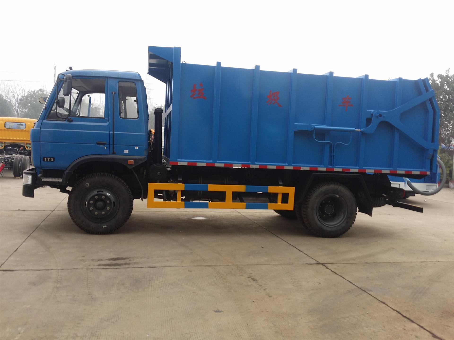 东风145 压缩对接垃圾车