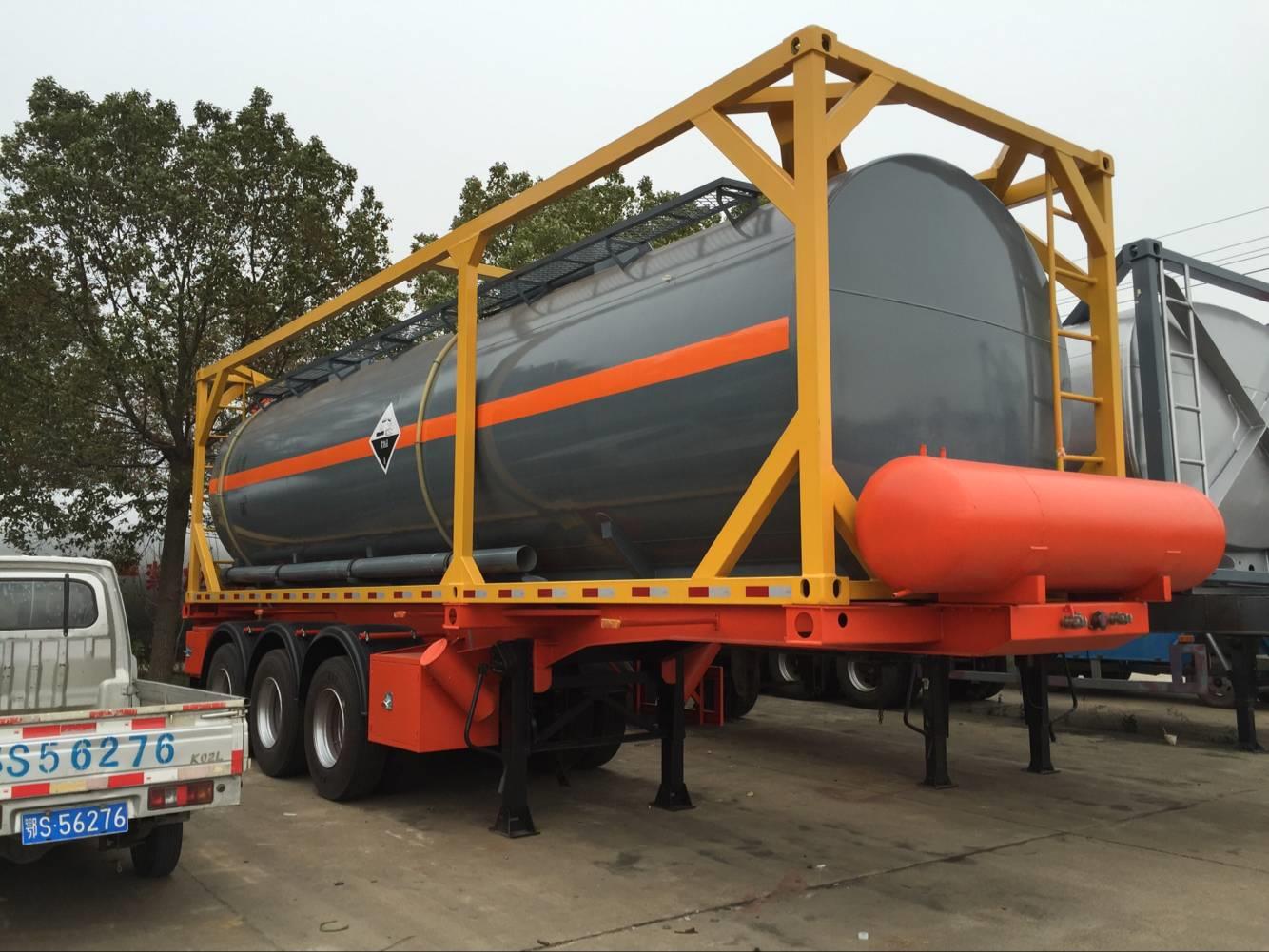 氢氧化钠烧碱运输车 前四后八腐蚀品罐车