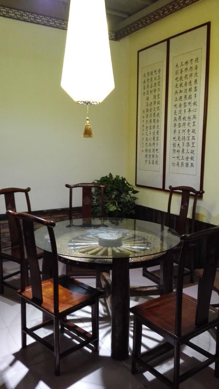 酒店仿古桌椅
