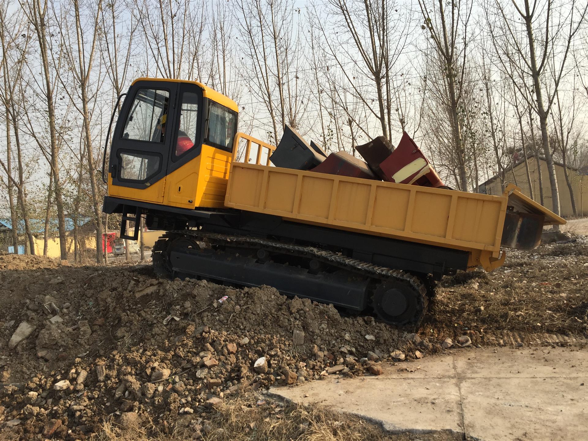 定製10噸履帶車拉木頭 履帶吊車 鏈軌車現貨